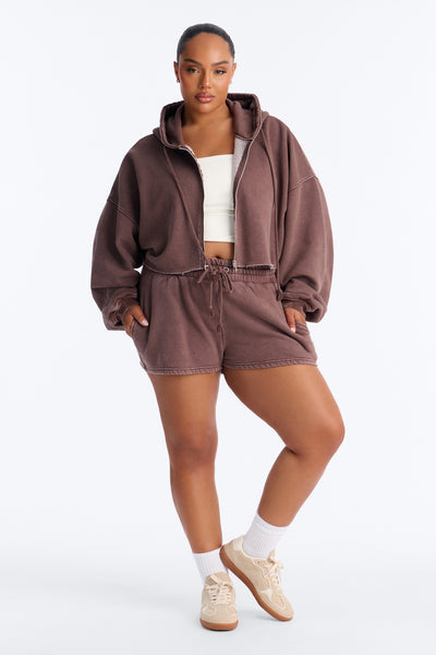 https://cdn.shopify.com/s/files/1/0293/9277/files/04-09-26_S8_PM_32_B225MS4205_Chocolate_JG_EO_19-43-30_PLUS_0961_PXF.jpg?v=1776283180&with=400&height=600