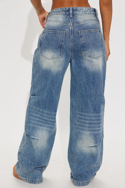 https://cdn.shopify.com/s/files/1/0293/9277/files/04-11-25_S6_57_KNML08285A_MediumWash_CR_JS_15-22-14_79010_PXF.jpg?v=1773957783&with=400&height=600