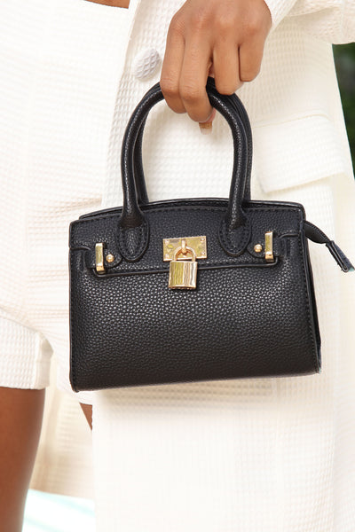 https://cdn.shopify.com/s/files/1/0293/9277/products/04-12-21Studio2_SN_CP_13-23-07_41_BJ6286P_Black_3755_NT.jpg?v=1644252719&with=400&height=600