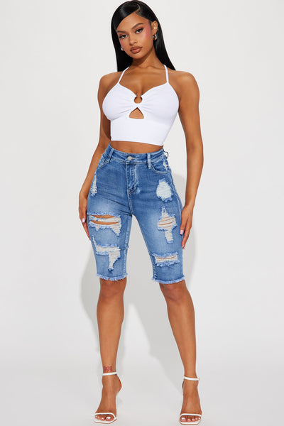 https://cdn.shopify.com/s/files/1/0293/9277/products/04-14-23Studio4_CB_PC_10-33-56_12_FN32989_MediumWash_P_18088_CM.jpg?v=1750873224&with=400&height=600