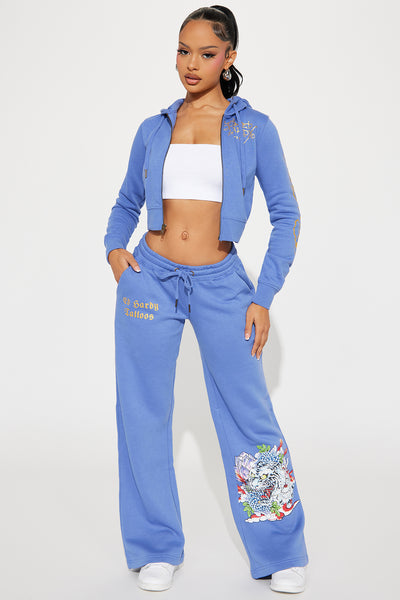 https://cdn.shopify.com/s/files/1/0293/9277/files/04-16-24_S5_4_EHW820034_Blue_P_KJ_AP_11-28-51_43843_PXF.jpg?v=1713389357&with=400&height=600