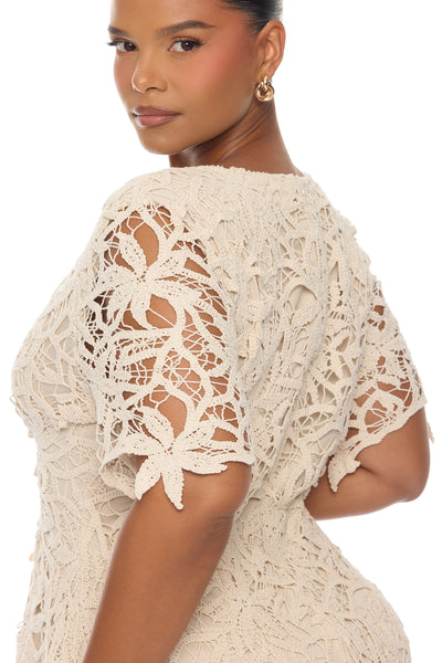 https://cdn.shopify.com/s/files/1/0293/9277/files/04-17-26_S9_52_F24988_Sand_AE_IM_15-13-39_PLUS_1232_PXF.jpg?v=1776967593&with=400&height=600