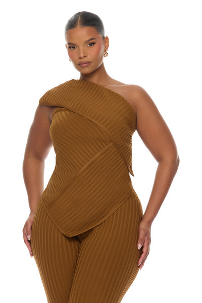 https://cdn.shopify.com/s/files/1/0293/9277/files/04-17-26_S9_8_24GWQ8418A_Cognac_ZSR_AE_IM_10-33-16_PLUS_0201_PXF_bc8d9e84-503c-4f98-b7ec-6e642ea8fae0.jpg?v=1776968308&with=400&height=600