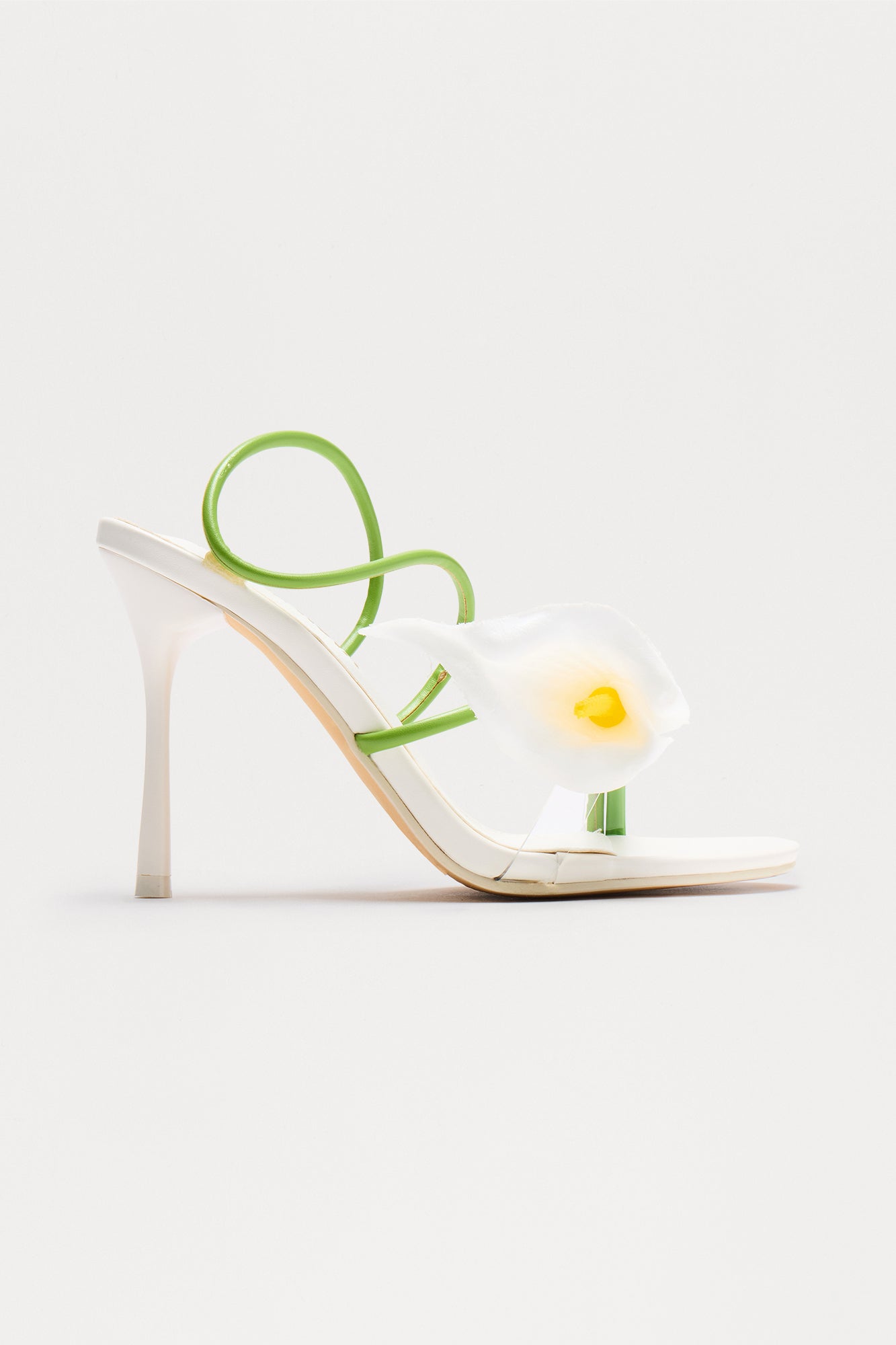 https://cdn.shopify.com/s/files/1/0293/9277/files/04-18-25_S10_30_RESORTOWN_Cream_ZSR_CXB_11-36-53_FLATLAY_18253_PXF.jpg?v=1745342743