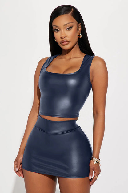 https://cdn.shopify.com/s/files/1/0293/9277/files/04-19-23Studio2_KJ_RL_14-21-16_33_JK15793_Black_P_17263_SG_KP_MidnightBlue_CC.jpg?v=1767037641