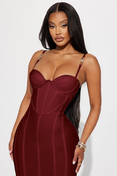https://cdn.shopify.com/s/files/1/0293/9277/files/04-21-23Studio2_KJ_RL_11-48-32_4_FB0037_White_17948_CM_SL_Wine.jpg?v=1734730575&with=400&height=600