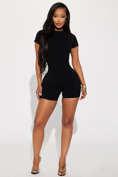 https://cdn.shopify.com/s/files/1/0293/9277/files/04-22-23Studio2_KJ_RL_13-47-32_43_ZDJ2393_Black_18712_DG.jpg?v=1715799253&with=400&height=600