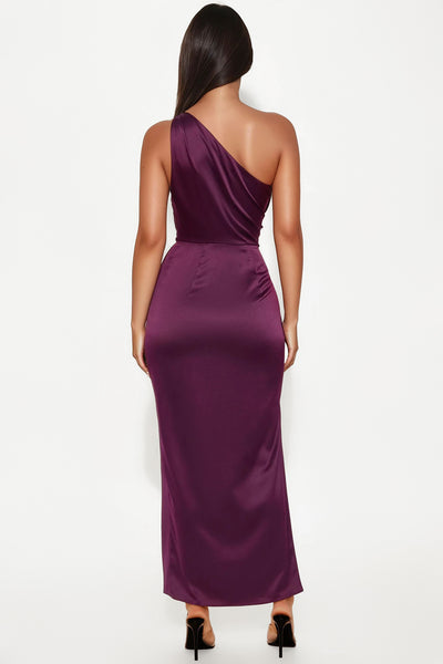 https://cdn.shopify.com/s/files/1/0293/9277/files/04-22-25_S6_29_LD8889_Plum_CZ_AS_11-20-28_67678_MH-Amira_SG_ES.jpg?v=1746135629&with=400&height=600