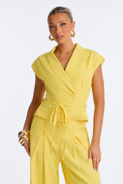 https://cdn.shopify.com/s/files/1/0293/9277/files/04-22-26_S3_44_V125JP2327_Yellow_KJ_AM_13-33-47_27985_PXF.jpg?v=1777319648&with=400&height=600