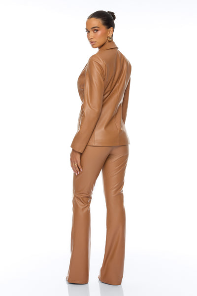 https://cdn.shopify.com/s/files/1/0293/9277/files/04-22-26_S9_23_PHNVLXBL22_Camel_CXB_IM_10-28-34_0615_PXF.jpg?v=1777069706&with=400&height=600