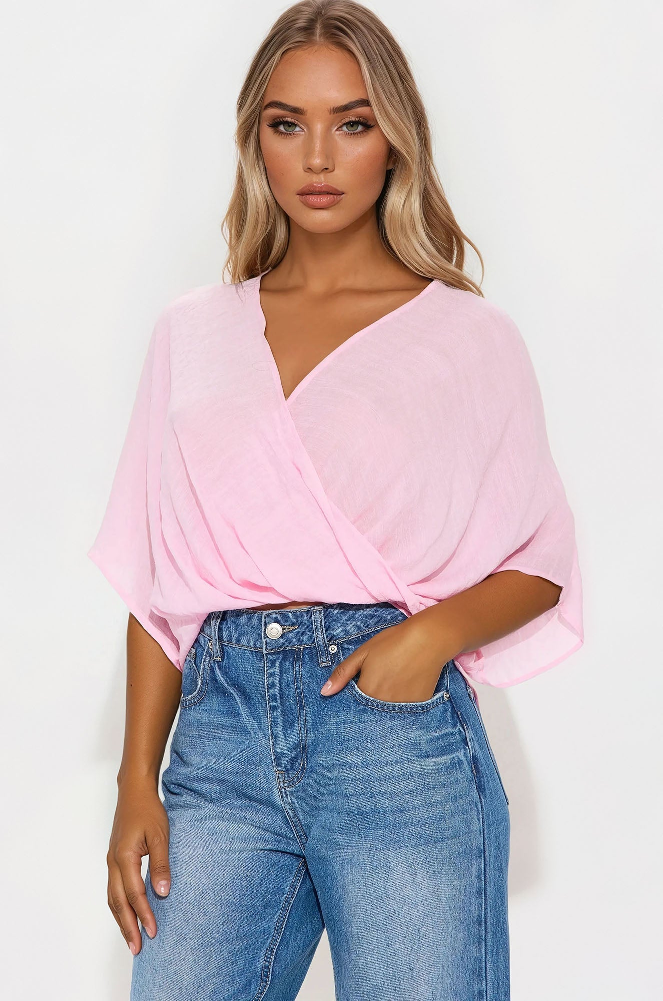 https://cdn.shopify.com/s/files/1/0293/9277/files/04-23-25_S8_69_HF25E105_Pink_RK_AC_15-27-24_82311_CM-Vita_EH.jpg?v=1746817892