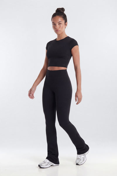 https://cdn.shopify.com/s/files/1/0293/9277/files/04-23-26_S9_18_B425SP1201_Black_JG_IM_10-15-16_0505-3_EH_AB_JA_SG.jpg?v=1778518428&with=400&height=600