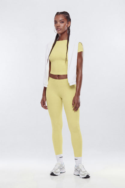 https://cdn.shopify.com/s/files/1/0293/9277/files/04-23-26_S9_24_B12503SP1207_Yellow_CXB_IM_10-48-26_39369-1_EH_ES_JA_f991d7f7-be6e-45bb-8592-13680f769345.jpg?v=1778512446