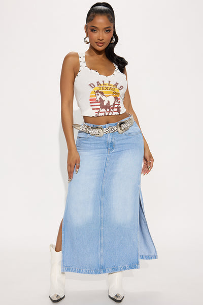 https://cdn.shopify.com/s/files/1/0293/9277/files/04-24-25_S1_36_FN4335MDYJ_LightWash_JG_IM_14-21-42_0538_PXF.jpg?v=1745867574&with=400&height=600
