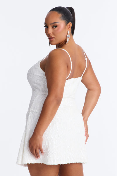 https://cdn.shopify.com/s/files/1/0293/9277/files/04-27-26_S7_46_D9209_White_KJ_DR_14-33-35_PLUS_2706_PXF.jpg?v=1777570857&with=400&height=600