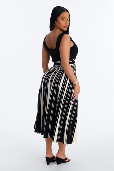 https://cdn.shopify.com/s/files/1/0293/9277/files/04-29-26_S6_8_HF27A001_BlackWhite_AB_AC_11-11-03_11624_PXF.jpg?v=1777923586&with=400&height=600