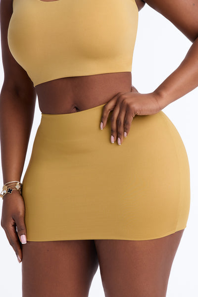 https://cdn.shopify.com/s/files/1/0293/9277/files/04-30-26_S5_61_B12503SK4401_Honey_ZSR_JG_IM_14-33-06_PLUS_52027_PXF.jpg?v=1778081310&with=400&height=600