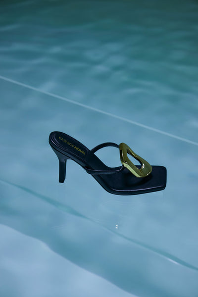 https://cdn.shopify.com/s/files/1/0293/9277/files/05-02-24_Sandy-Beaches-Collection_Still_Life_24_MADETOLAST_Black_CXB_10-50-42_60811_ES_MH.jpg?v=1741913314&with=400&height=600