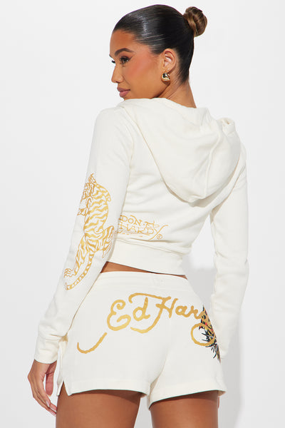 https://cdn.shopify.com/s/files/1/0293/9277/files/05-03-24_S2_66_EHWS10152_Ivory_ID_SS_14-03-41_21048_PXF.jpg?v=1715112983&with=400&height=600