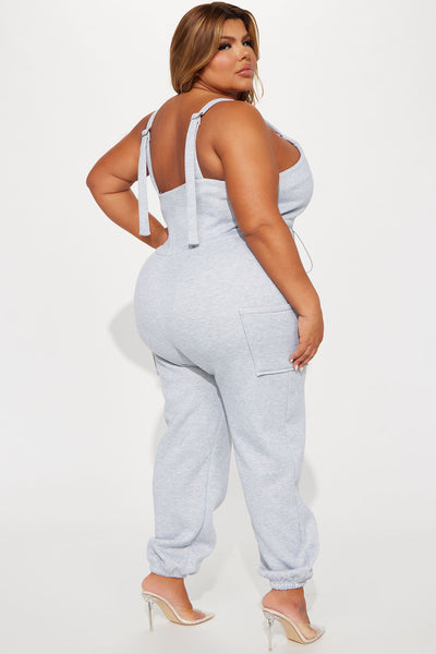 https://cdn.shopify.com/s/files/1/0293/9277/files/05-05-23Studio5_CXB_AC_11-10-21_26_JP10311C_HeatherGrey_P_29598_PLUS_SG.jpg?v=1683931289&with=400&height=600