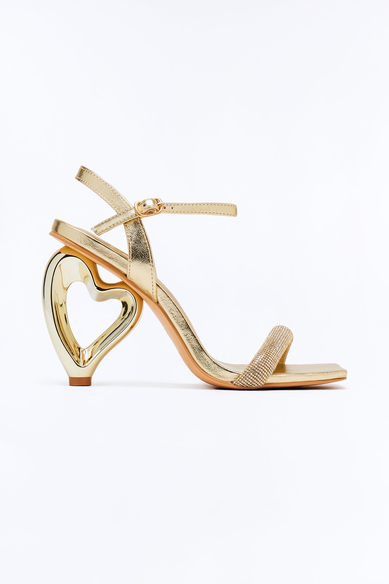 https://cdn.shopify.com/s/files/1/0293/9277/files/05-06-26_SL_12_VALI02_Gold_ZSR_RK_09-00-1627681_PXF.jpg?v=1778514969