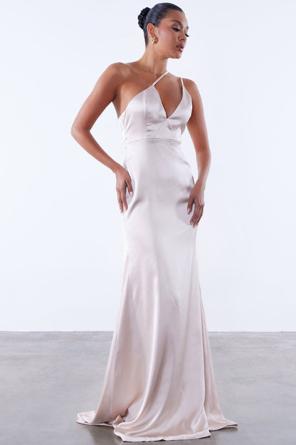 https://cdn.shopify.com/s/files/1/0293/9277/files/05-09-23LUXE_TH_IM_14-15-13_55_GW22X2612_Nude_2402_JB_MH_JF.jpg?v=1684450527
