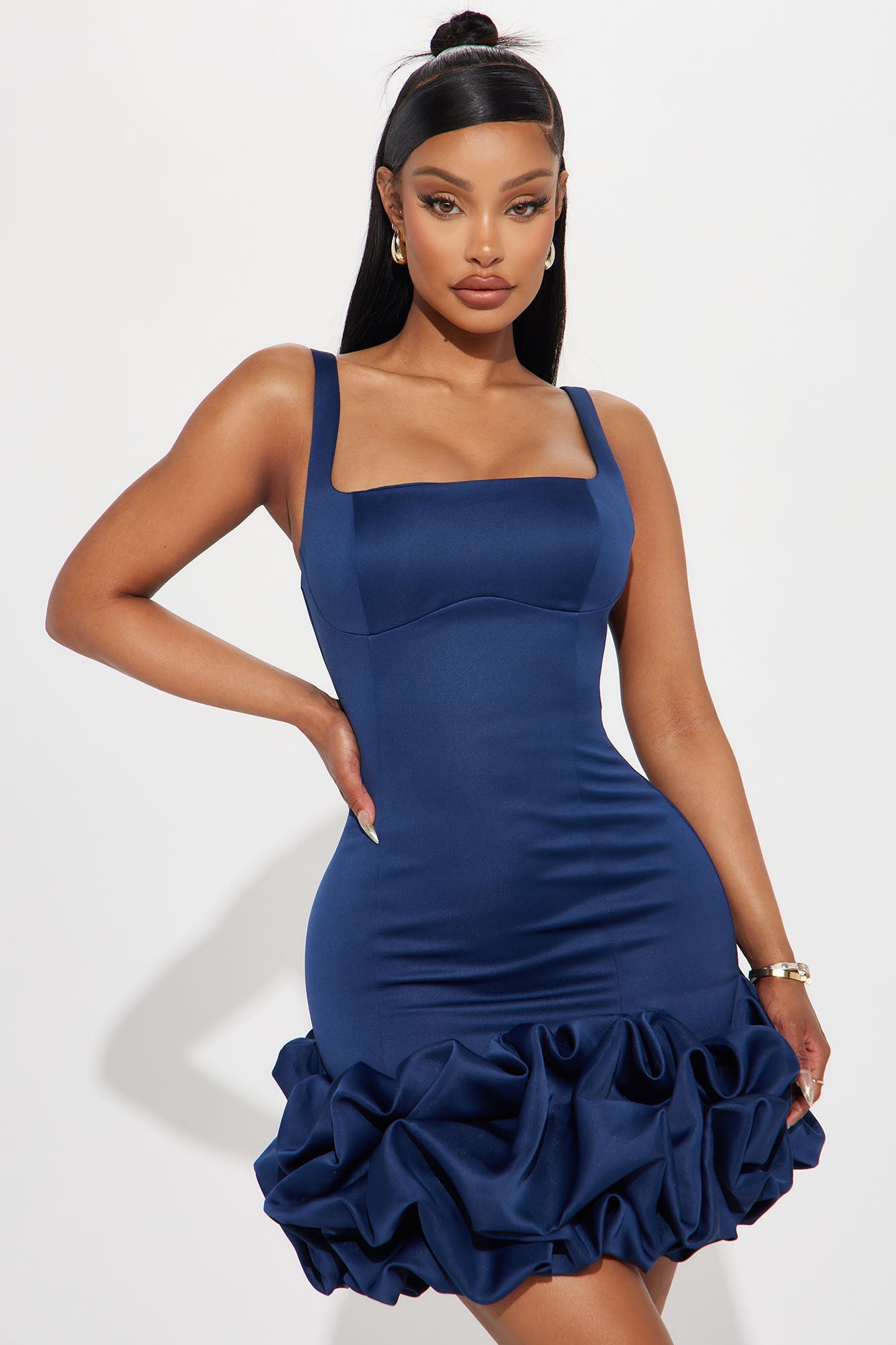 https://cdn.shopify.com/s/files/1/0293/9277/files/05-09-24_S2_6_DRESS0320_Navy_ID_RL_15-10-36_21535_ES_SL_Navy.jpg?v=1734728337