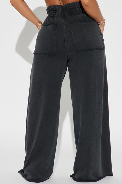 https://cdn.shopify.com/s/files/1/0293/9277/files/05-10-24_S1_36_ZDFN1528_Black_KT_SS_13-34-23_37575_PXF.jpg?v=1715701963&with=400&height=600