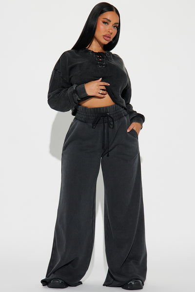 https://cdn.shopify.com/s/files/1/0293/9277/files/05-10-24_S1_36_ZDFN1528_Black_KT_SS_13-40-54_37578_PXF.jpg?v=1715701963&with=400&height=600