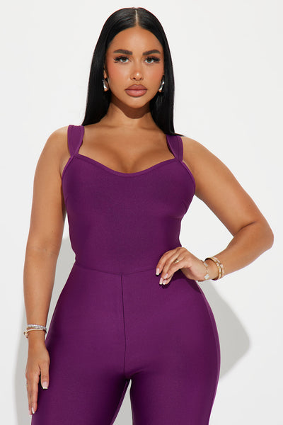 https://cdn.shopify.com/s/files/1/0293/9277/files/05-10-24_S1_42_ZDFN196_Plum_KT_SS_13-56-41_73409_SL_SL_SL.jpg?v=1730419149&with=400&height=600