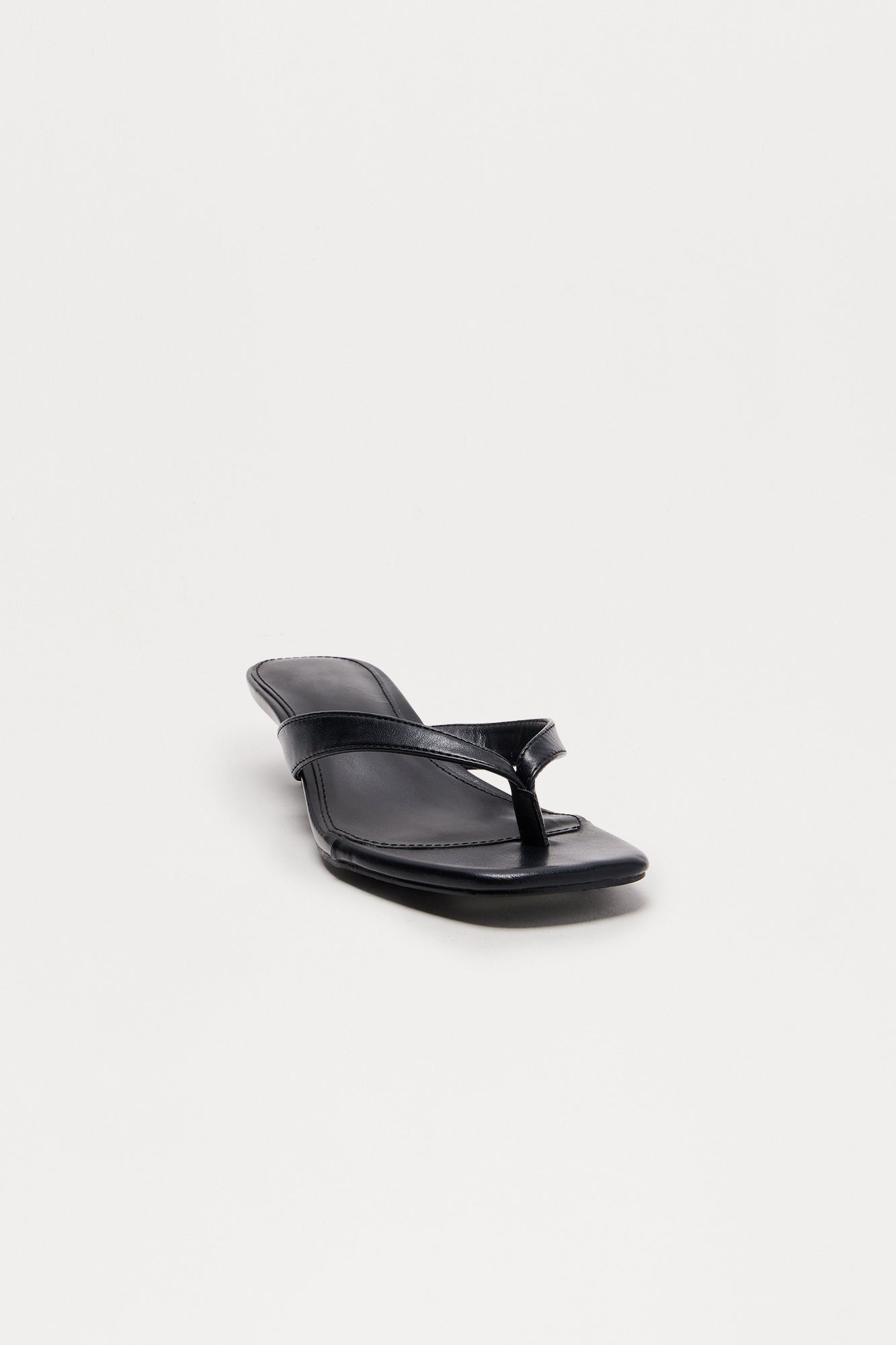 https://cdn.shopify.com/s/files/1/0293/9277/files/05-12-25_S15_60_BRAT11_Black_CZ_10-49-35_FLATLAY_12733_PXF.jpg?v=1750443322