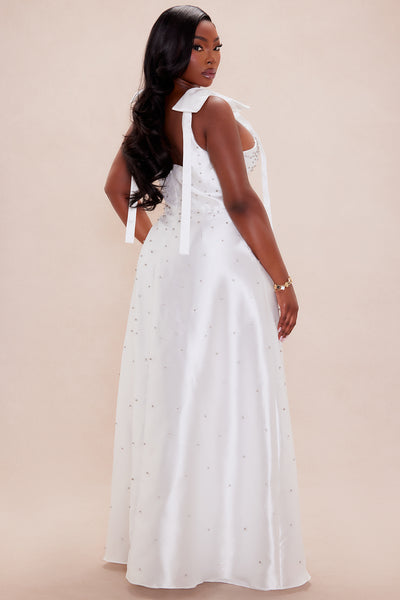 https://cdn.shopify.com/s/files/1/0293/9277/files/05-12-25_S5_2_24GWF813A_White_ZSR_RA_IM_11-13-24_PLUS_0477_PXF.jpg?v=1747174955&with=400&height=600