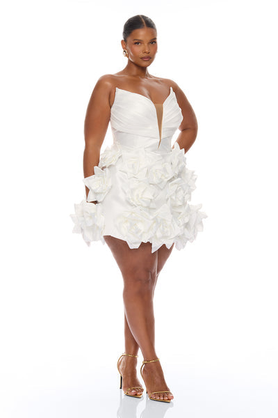 https://cdn.shopify.com/s/files/1/0293/9277/files/05-12-26_S9_3_JY4380_White_AE_IM_10-25-41_PLUS_4249_PXF.jpg?v=1778789757&with=400&height=600
