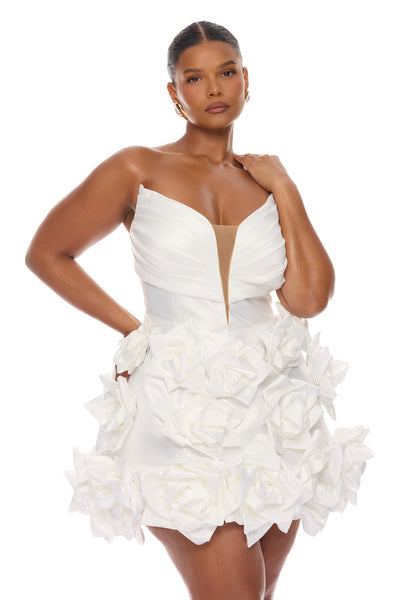 https://cdn.shopify.com/s/files/1/0293/9277/files/05-12-26_S9_3_JY4380_White_AE_IM_10-25-46_PLUS_4253_PXF.jpg?v=1778789757&with=400&height=600