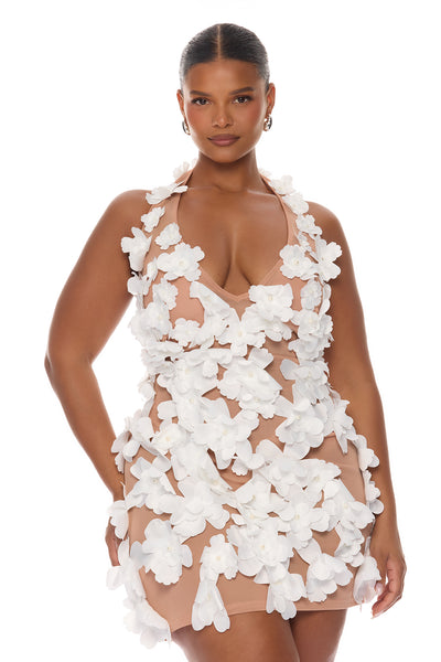 https://cdn.shopify.com/s/files/1/0293/9277/files/05-12-26_S9_40_JY4006B_White_ZSR_AE_IM_14-24-57_PLUS_0097_PXF.jpg?v=1778790532&with=400&height=600
