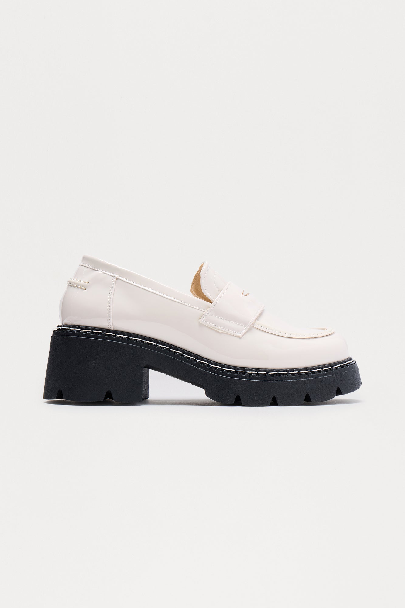 https://cdn.shopify.com/s/files/1/0293/9277/files/05-13-25_S10_47_HANDLE3_Beige_HY_11-44-17_FLATLAY_18961_PXF.jpg?v=1750874604
