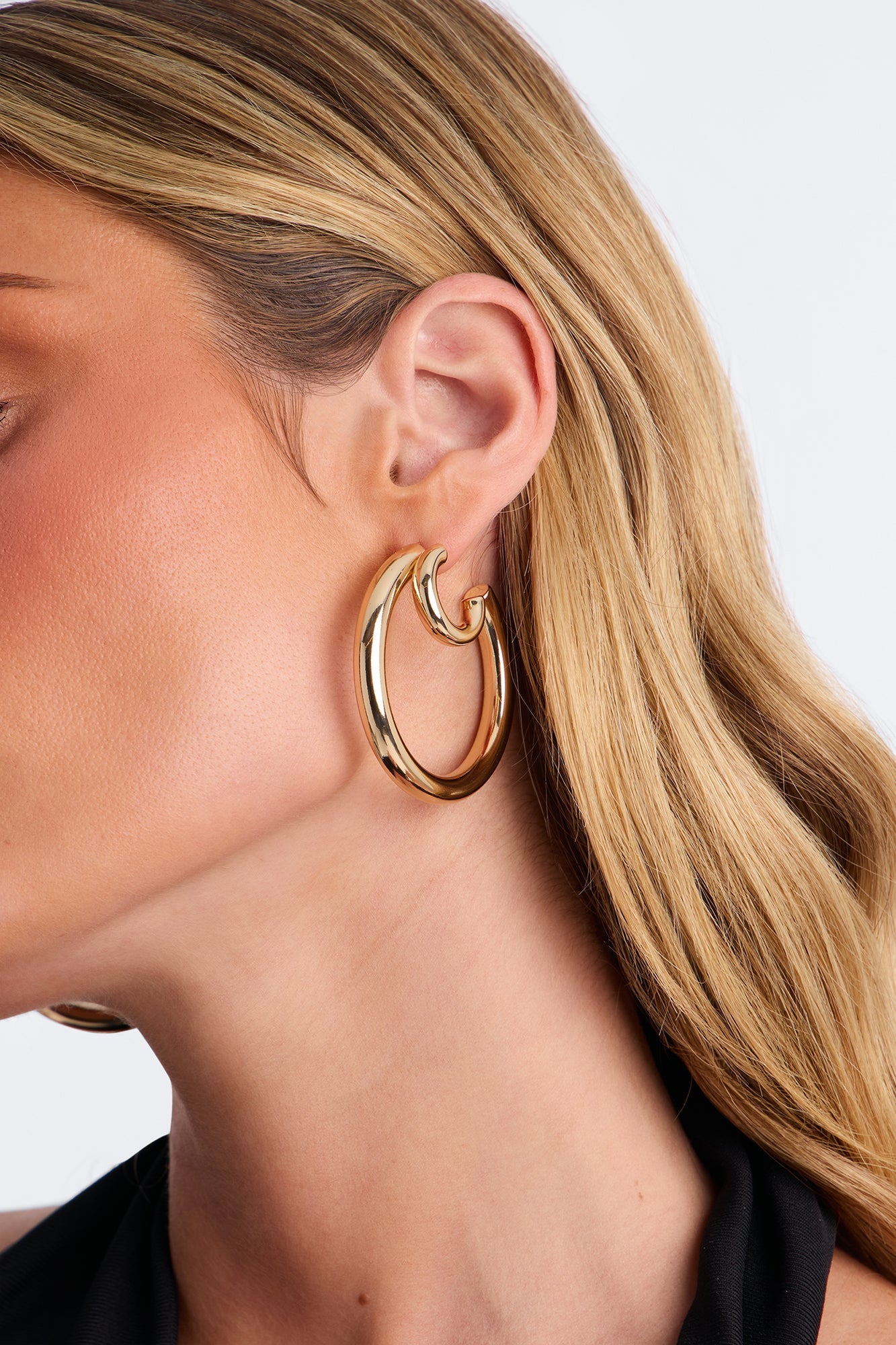 https://cdn.shopify.com/s/files/1/0293/9277/files/05-15-26_S5_20_KCE252317_Gold_TK_AM_11-08-36_46063_PXF.jpg?v=1779220700