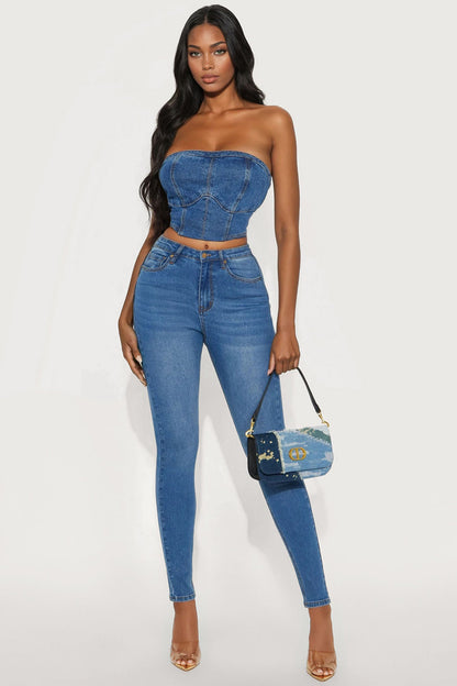 https://cdn.shopify.com/s/files/1/0293/9277/files/05-16-25_S3_13_TYJDM15_MediumWash_AE_IM_10-28-24_26409_CM-Adia_BH_ES.jpg?v=1748880544