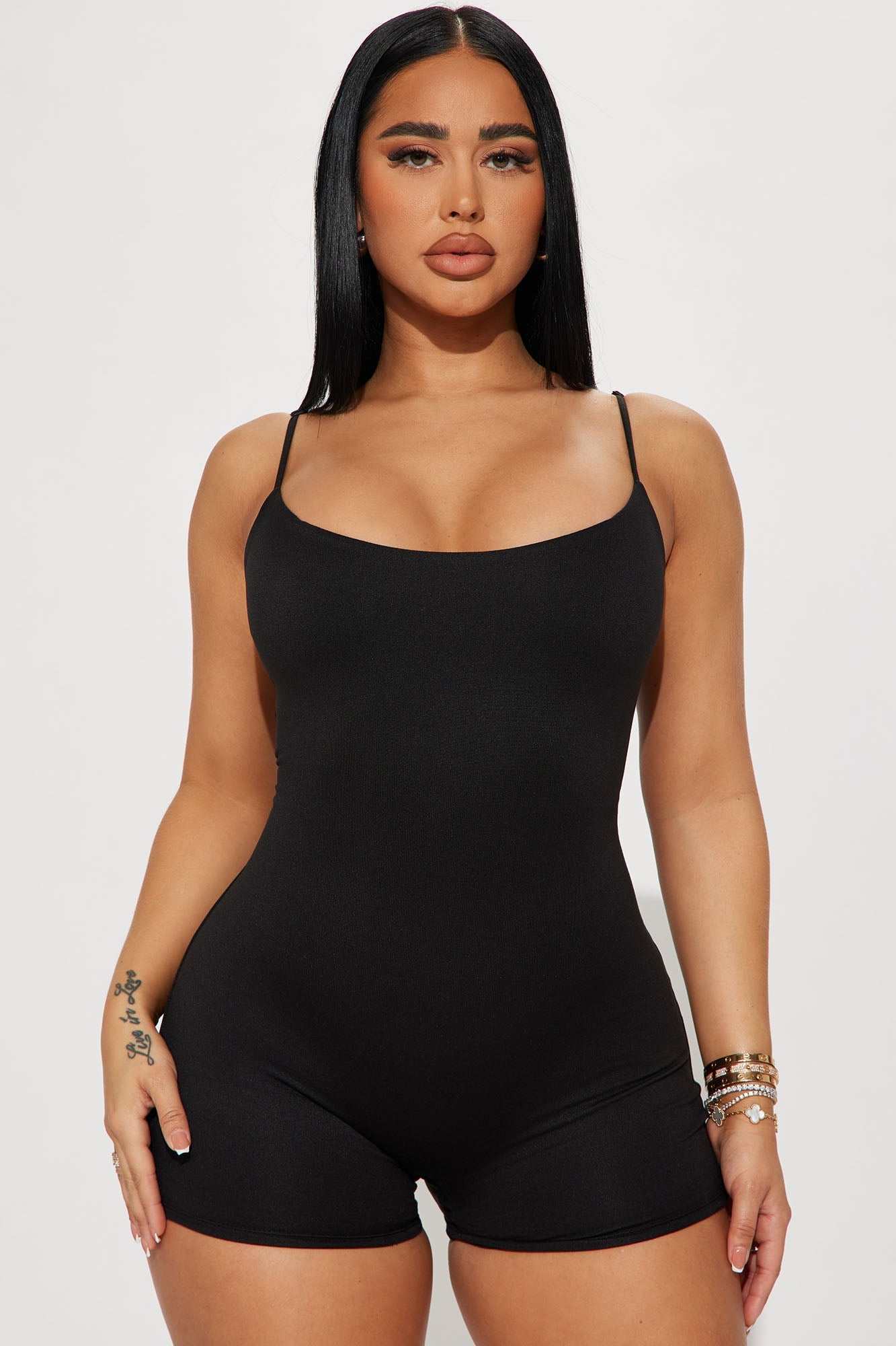 https://cdn.shopify.com/s/files/1/0293/9277/files/05-17-23Studio6_TA_D_15-13-53_60_JR49485_Black_6604_DG.jpg?v=1724371496
