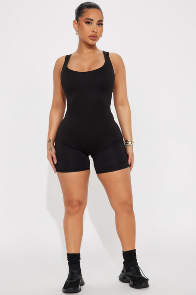 https://cdn.shopify.com/s/files/1/0293/9277/files/05-19-23Studio1_TA_D_11-02-16_25_JR49771_Black_50715_ES.jpg?v=1717539320&with=400&height=600