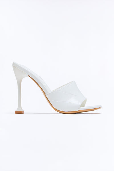 https://cdn.shopify.com/s/files/1/0293/9277/files/05-19-26_SL_54_DELTA01_White_AB_14-27-07_9877_PXF.jpg?v=1779462125&with=400&height=600