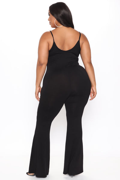 https://cdn.shopify.com/s/files/1/0293/9277/products/05-20-21Studio3_ME_RL_13-40-55_43_VJ1822N_Black_1437_PLUS_KL.jpg?v=1621631322&with=400&height=600