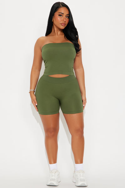 https://cdn.shopify.com/s/files/1/0293/9277/files/05-20-25_S3_14_J9N3149C_Olive_ZSR_KJ_JS_10-42-38_27967_PXF.jpg?v=1747844102&with=400&height=600