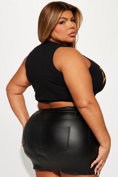 https://cdn.shopify.com/s/files/1/0293/9277/files/05-22-23Studio4_KT_AP_11-04-09_14_SB8983_Black_0645_PLUS_PXF.jpg?v=1685475622&with=400&height=600