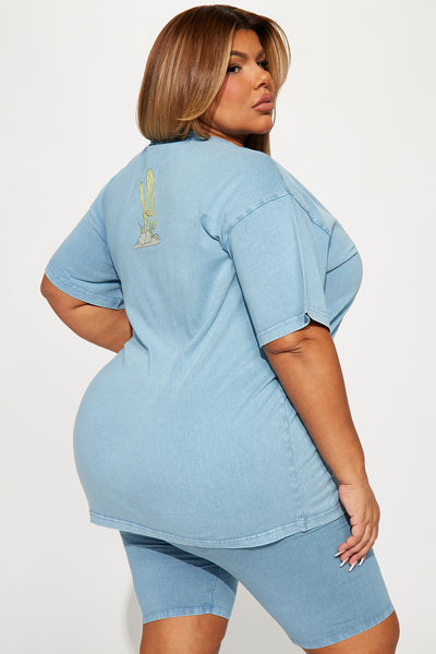https://cdn.shopify.com/s/files/1/0293/9277/files/05-22-23Studio4_KT_AP_11-42-31_20_UNWDESERTDREAM_Blue_0750_PLUS_PXF.jpg?v=1685475931&with=400&height=600