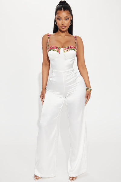 https://cdn.shopify.com/s/files/1/0293/9277/files/05-22-24_S2_18_KDJJ4021807_White_CXB_RL_14-40-50_22708_CM.jpg?v=1716505845&with=400&height=600