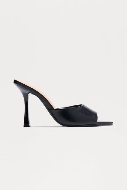 https://cdn.shopify.com/s/files/1/0293/9277/files/05-22-25_S2_23_TRACE06_Black_CXB_09-44-26_FLATLAY_19269_PXF.jpg?v=1750809872