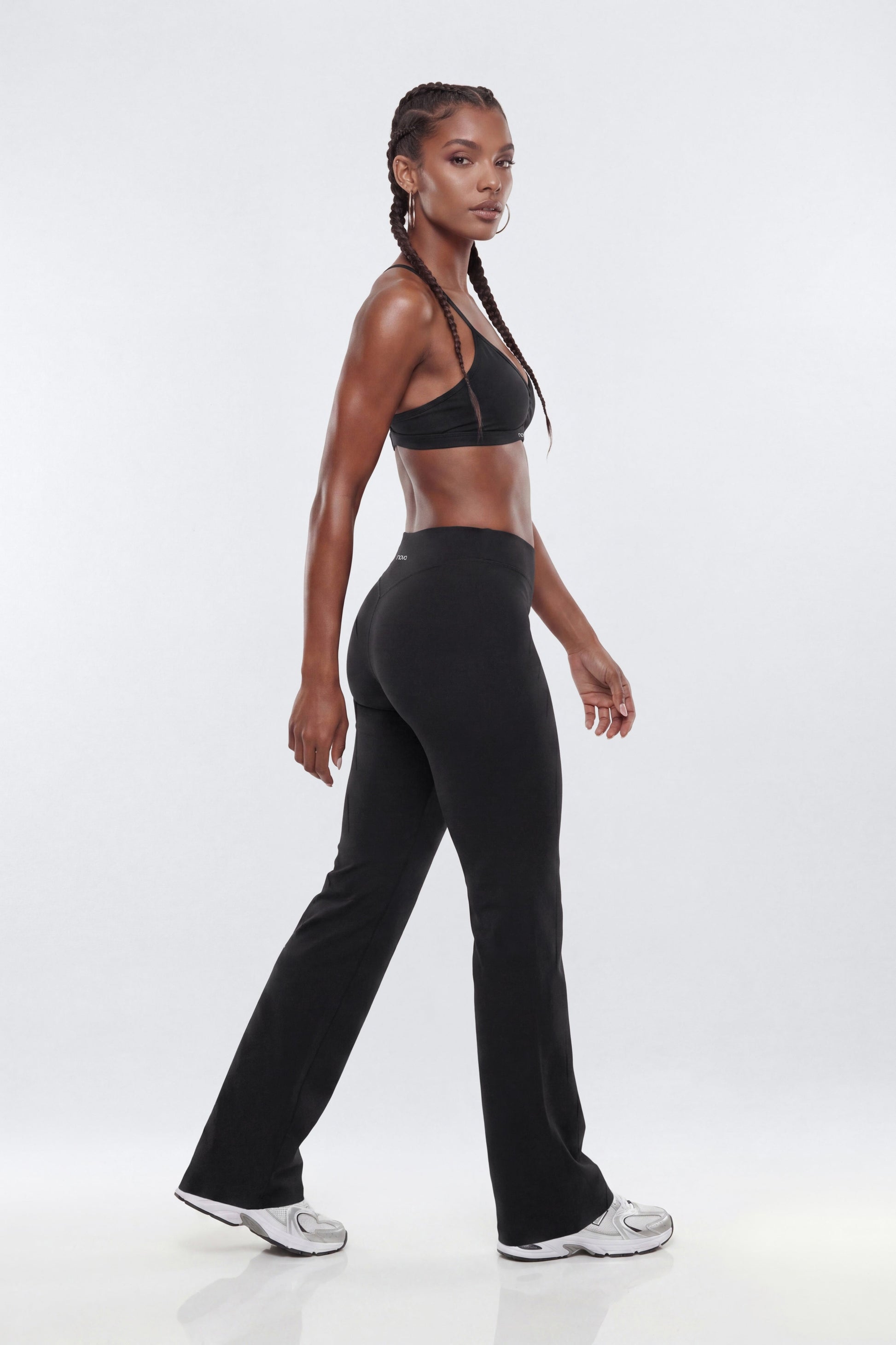 https://cdn.shopify.com/s/files/1/0293/9277/files/05-22-26_S7_29_B125SB1315_Black_JZ_SO_14-05-23_76353-7_AB_ES_JA.jpg?v=1780697581
