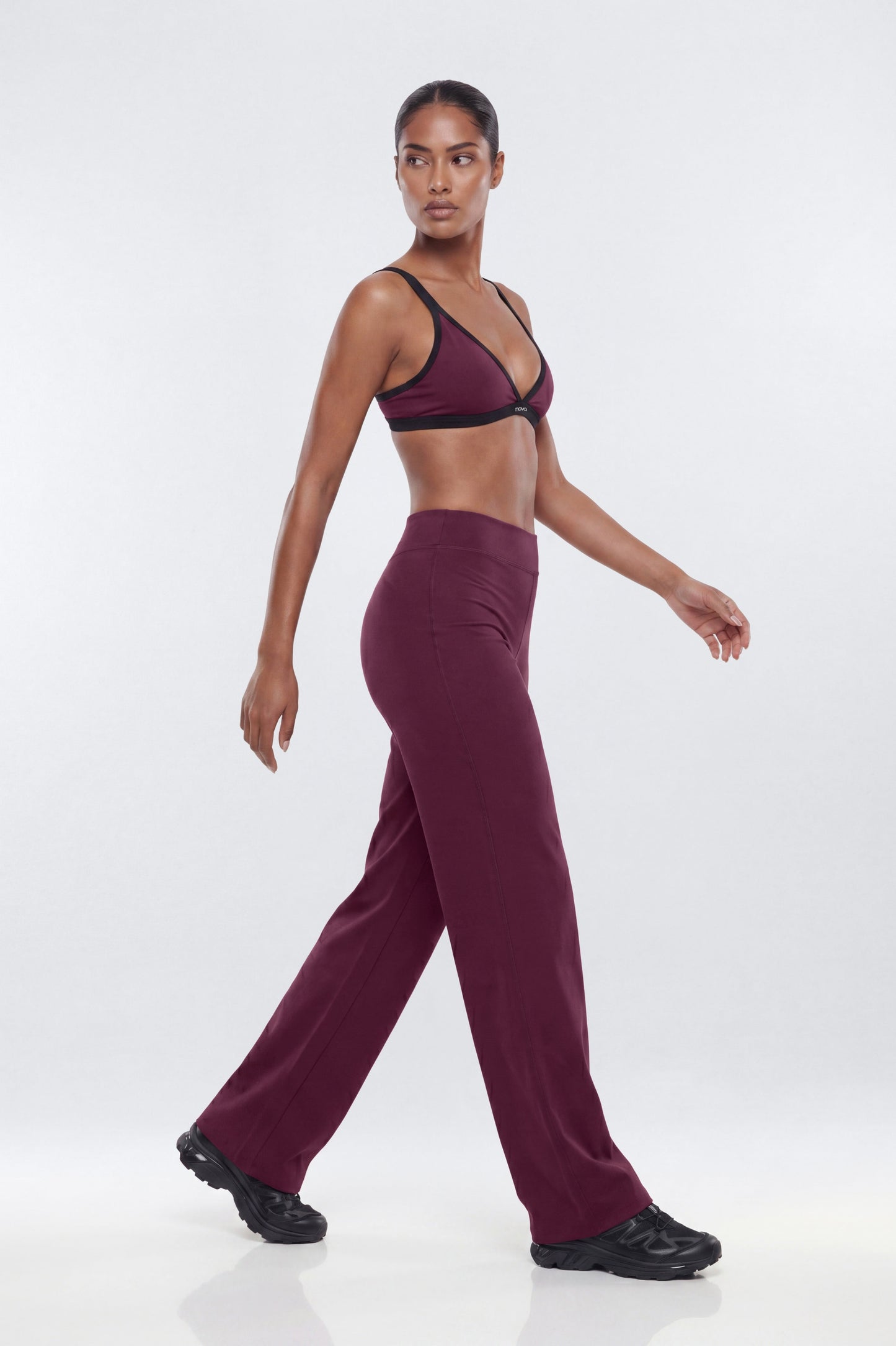 https://cdn.shopify.com/s/files/1/0293/9277/files/05-22-26_S7_33_B125SB0508_Merlot_ZSR_JZ_SO_14-15-50_76368-5_ES_ES_JA_c3a02435-dd13-482d-aa9d-8e61ac750ddd.jpg?v=1782749613