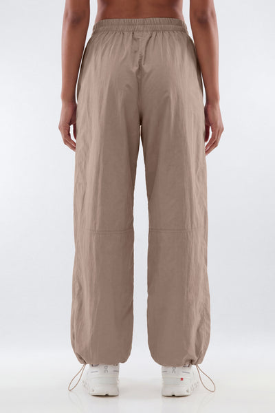 https://cdn.shopify.com/s/files/1/0293/9277/files/05-22-26_S7_7_B125SB1302_Taupe_ZSR_JZ_SO_07-45-51_76156-2_AB_AB_JA.jpg?v=1782753714&with=400&height=600